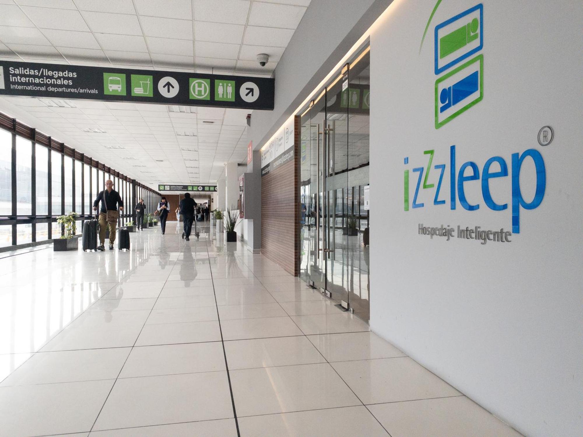 Izzzleep Aeropuerto Terminal 1 Hotel Kota Meksiko Bagian luar foto